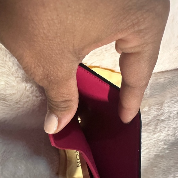 Louis Vuitton Capucines Wallet - Picture 6 of 11